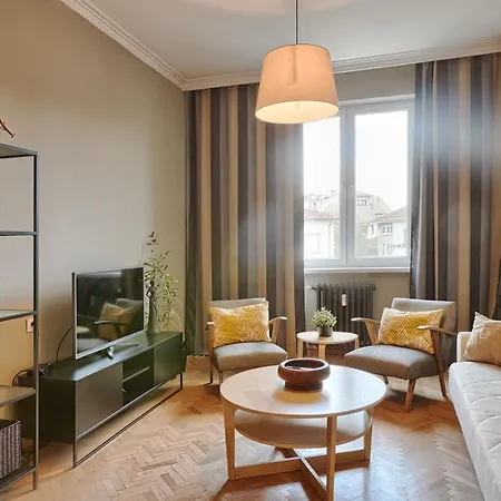 Apartment Downtown I *